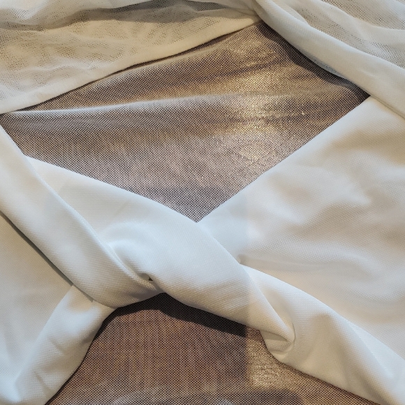 Princess Polly Cream Asymmetrical Cut Out Blouse - Picture 3 of 7